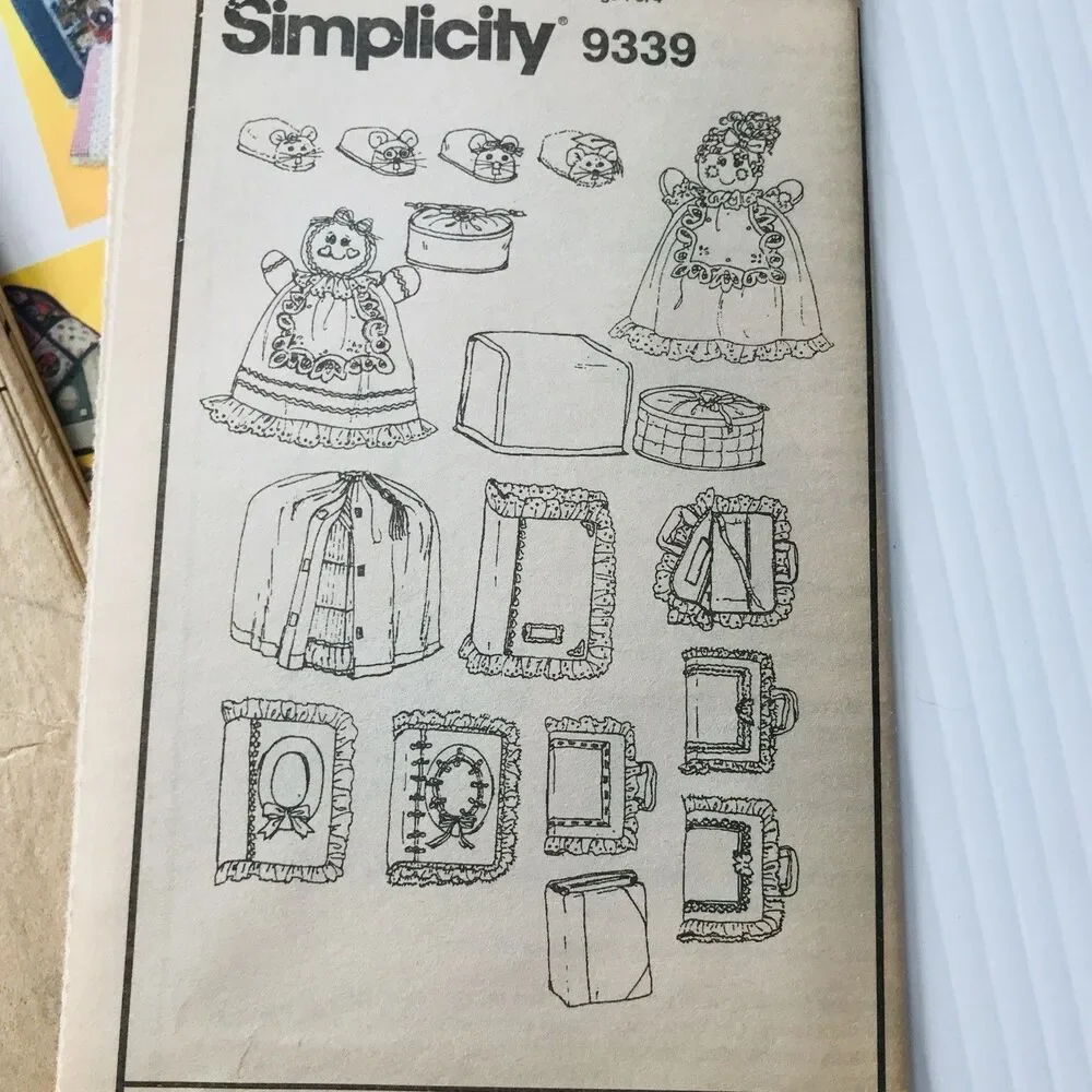 Vintage 1995 Simplicity Crafts Sewing Pattern 9339 Ruffle Photo Album Jar Cover